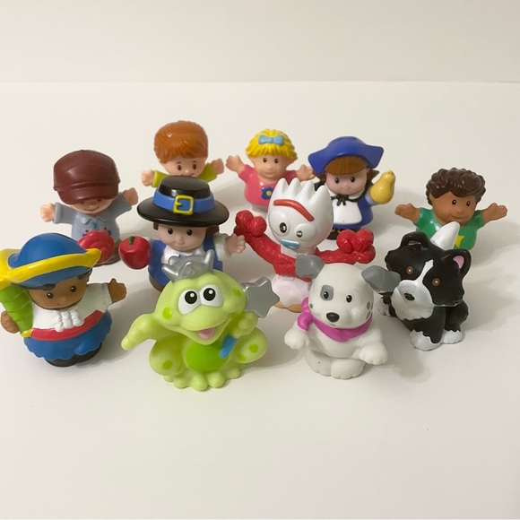 Mix Lot of Fisher Price Little People and Shelcore Figures - Picture 14 of 15